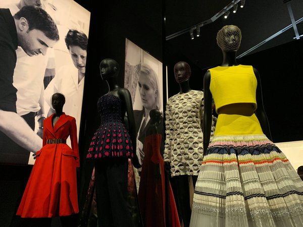 How can AI enhance the fashion design process?