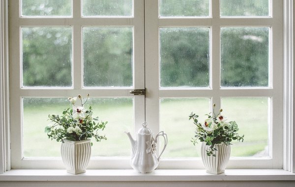 What's the Best Design for a Window Seat with Built-In Storage for a Cozy Reading Nook?